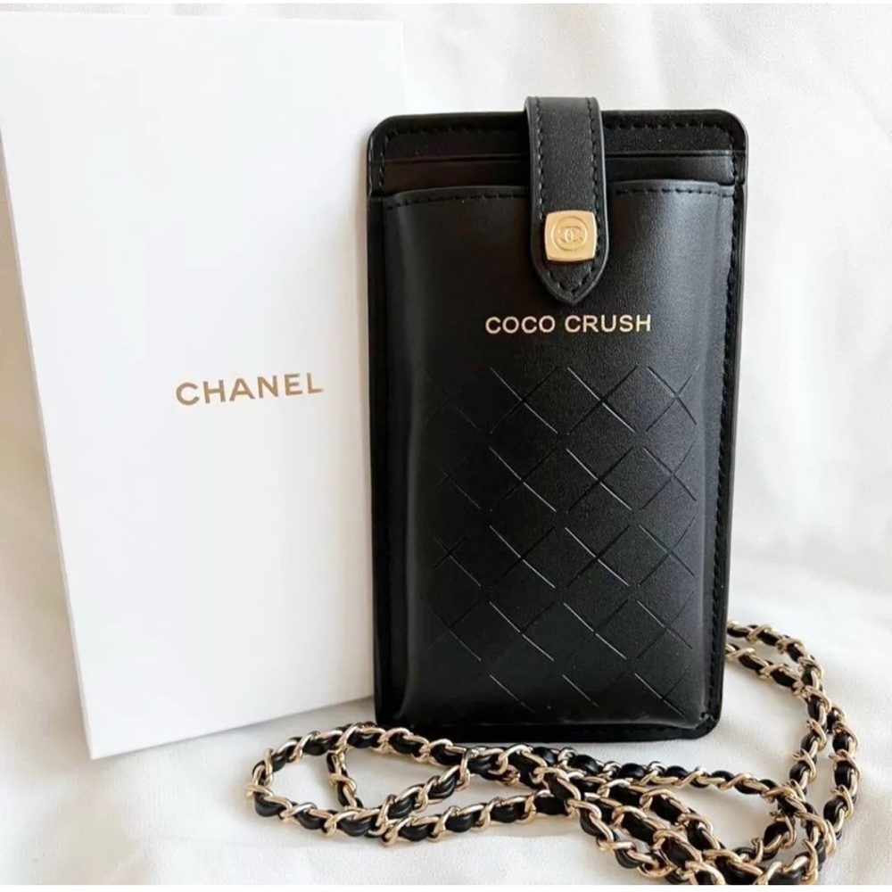 🔥VIP MADE FOR🔥CHANEL🔥 Black🔥 Flip-Style Phone Case with Textured Finish: